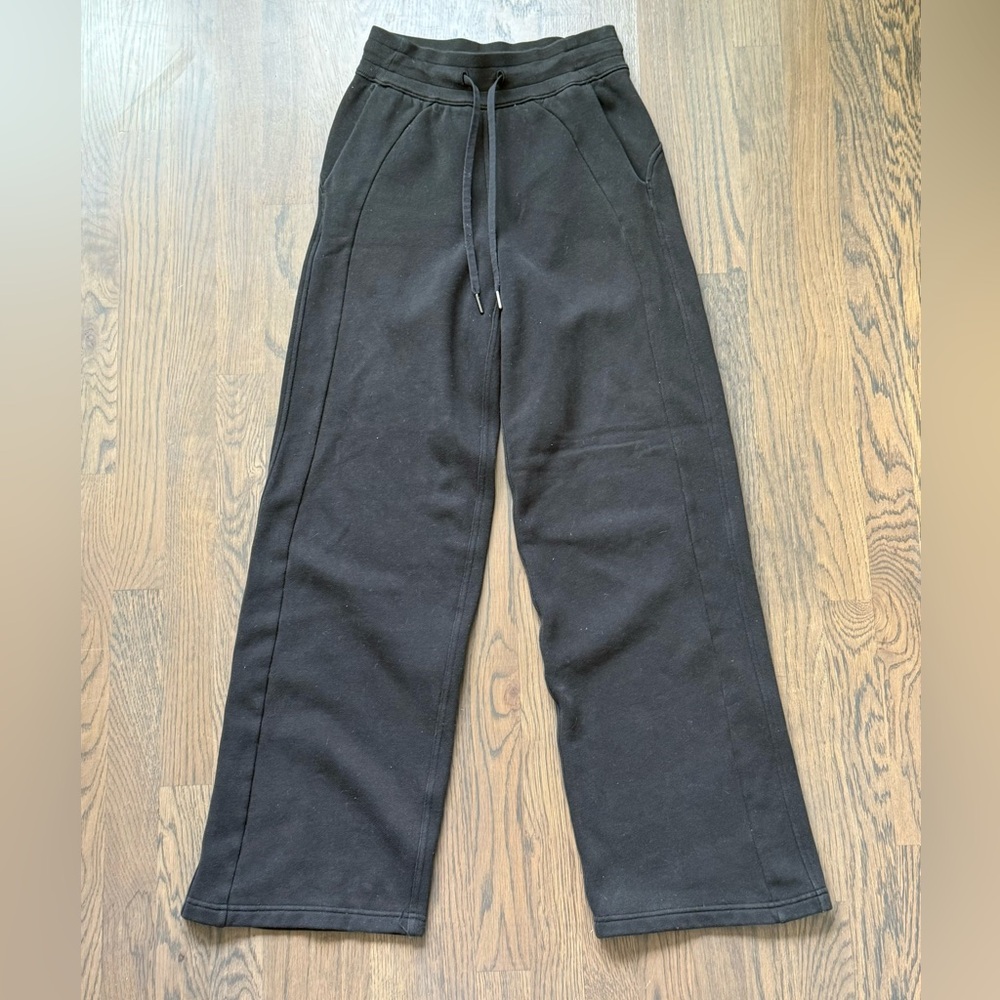 GUC Lululemon Scuba Mid-Rise Wide-Leg Pant; Black; Size 2